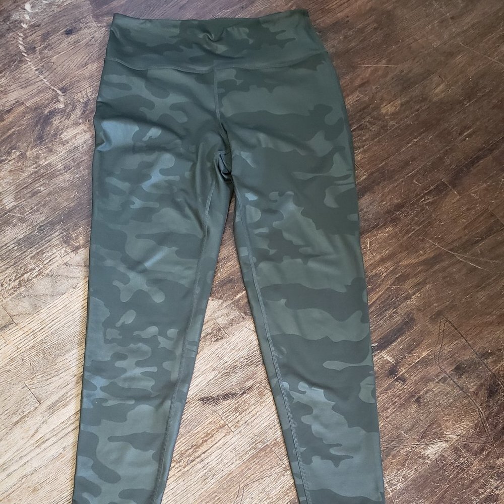 Ideology Camo Crop Leggings